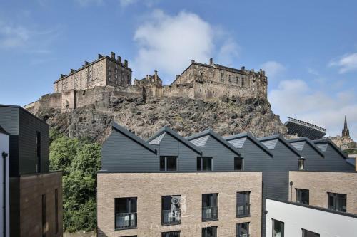 For Students Only - Kings Stables Road in Edinburgh