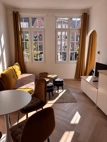 Studio Miravelle, Antverpy
