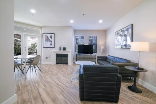 Multiple Miracle Mile Apartments Hub