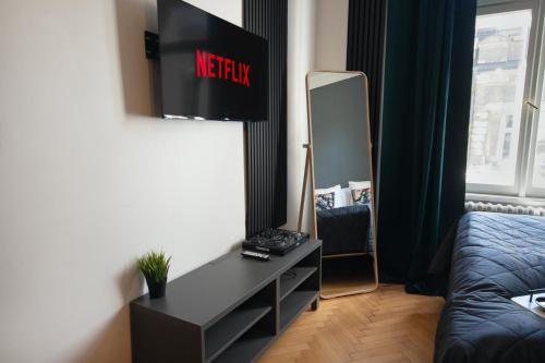 Spacious Apartment Xbox, Cinema & Foosball in Prague, Prague (photo 11)