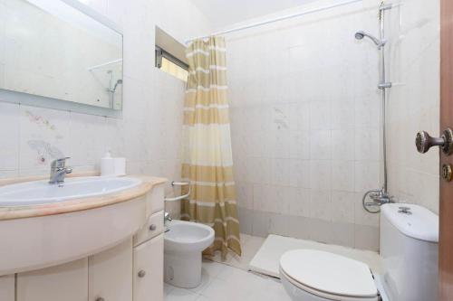 Olivais 2BR Near MetroAirport by Perfect Getaway near สนามบินลิสบอน