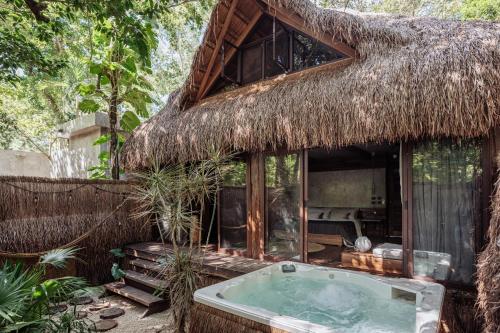 Onze Xpuha Sanctuary, Tulum in เอ็กพูฮา