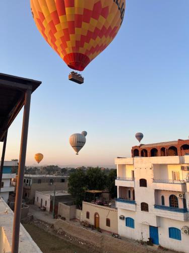 Habu Palace, Luxor