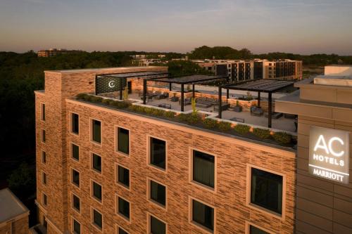 AC Hotel Charlotte SouthPark - image 6