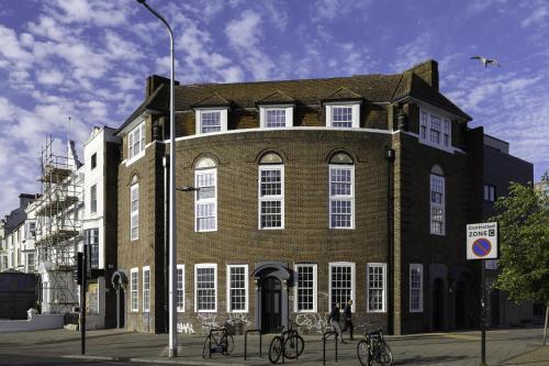 Buzzing Brighton Apartment 6 By My Getaways - image 5