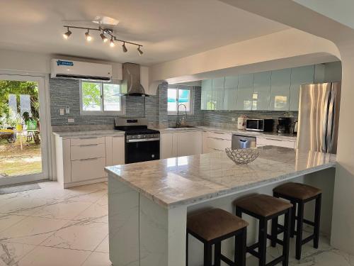Sunset Suite - Beach Front Estates, Saipan (Foto 2)