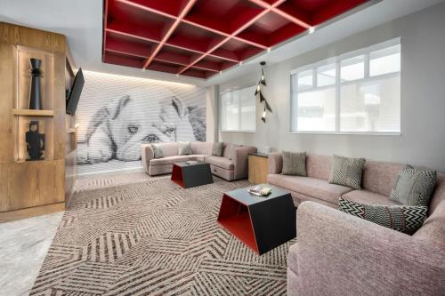 Courtyard by Marriott Athens Downtown - 로비