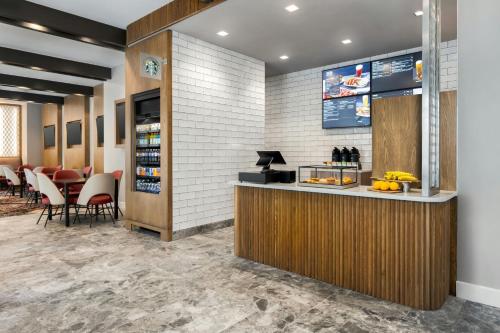 Courtyard by Marriott Athens Downtown - 레스토랑