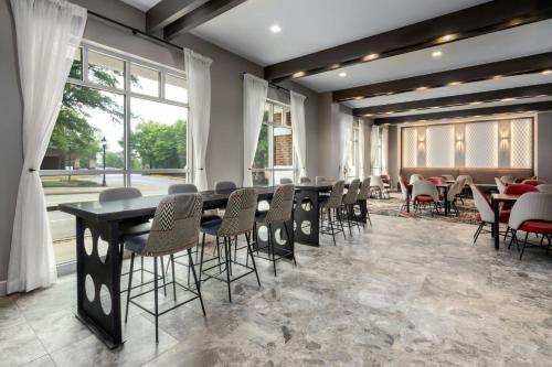 Courtyard by Marriott Athens Downtown - 레스토랑