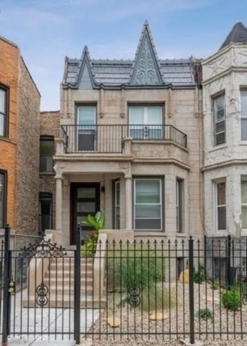 Luxe Hyde Park Gray Stone near UofC