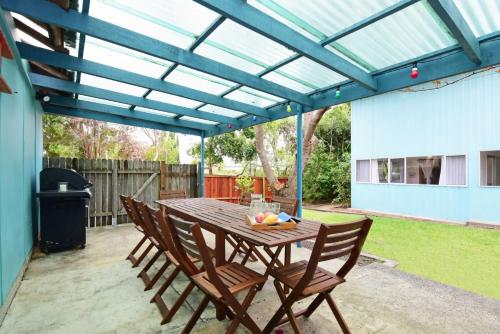 Salty Dog- Pet friendly- Suitable for large families or two families in Currarong