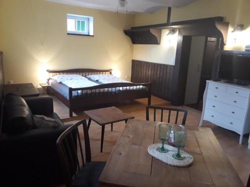 Schlossgut Franken - Doppelzimmer Scholarenstube in Redwitz an der Rodach, Deutschland