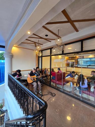 Restaurant, Hola Hostel Puerto Princesa near Immaculate Conception Cathedral