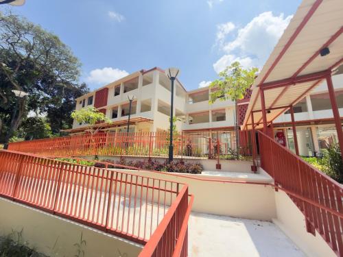 外観, Coliwoo Bukit Timah Fire Station - CoLiving in ブキット バトック