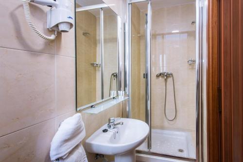 Hotel Catalunya Express - image 7
