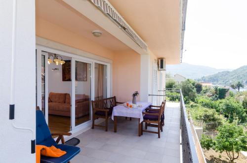  Apartment Marela, Pension in Mokošica