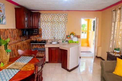 Cindy's Garden Stay in Ocho Rios