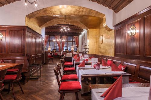 Ресторан, Hotel Goldene Sonne in Landshut