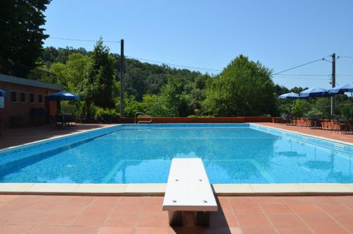 2 bedrooms, 4 beds