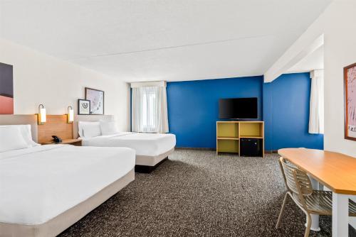 Quality Inn & Suites Lexington near I-64 and I-81 - image 6