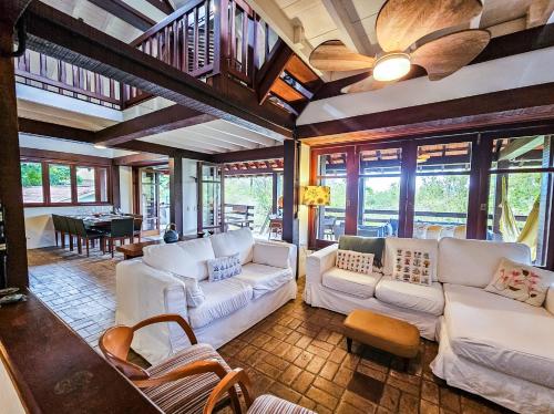 Casa na Vermelha do Sul - a 100 m da praia in หาดลาโกอินยา