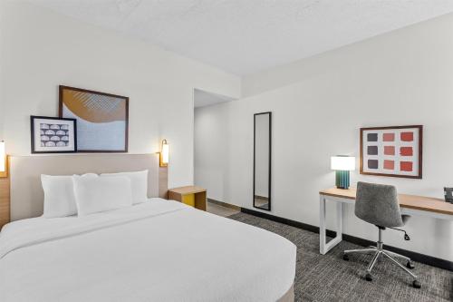 Spark by Hilton Des Plaines Chicago O'Hare