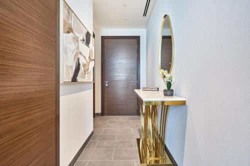 STAY BY LATINEM Luxury 1BR Holiday Home CB 3503 Near Downtown, Dubaï (photo 3)