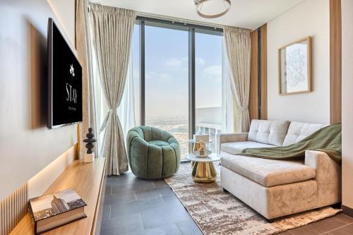 STAY BY LATINEM Luxury 1BR Holiday Home CB 3503 Near Downtown, Dubaï (photo 2)