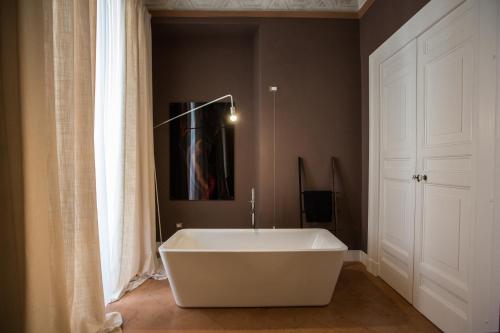 캄포바쏘 Palazzo Cannavina Suite & Private SPA 4성급 호텔 객실