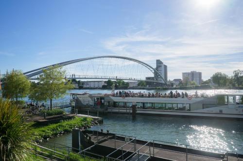 Maximilian Hotel & Apartments Weil am Rhein / Basel