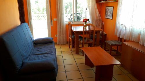 2 bedrooms, 4 beds