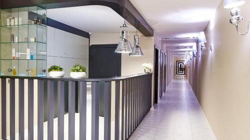 Apartment image 8