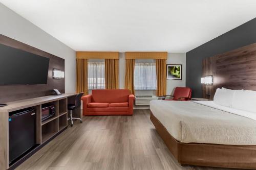 Quality Inn & Suites Raleigh Durham Airport - image 10