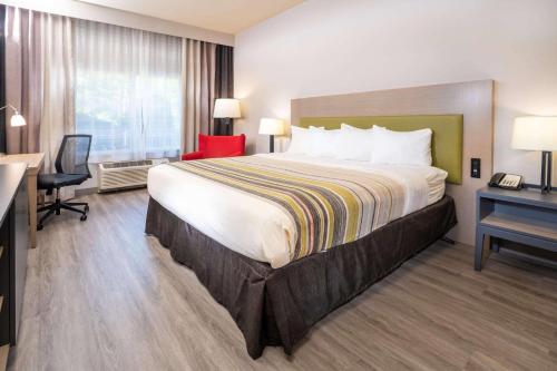 Country Inn & Suites by Radisson Rocky Mount NC - image 7