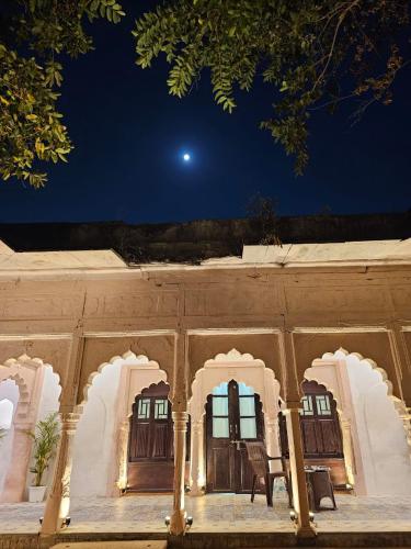 Фасада на хотела, Kila Todarmal Heritage Stays in Daraganj