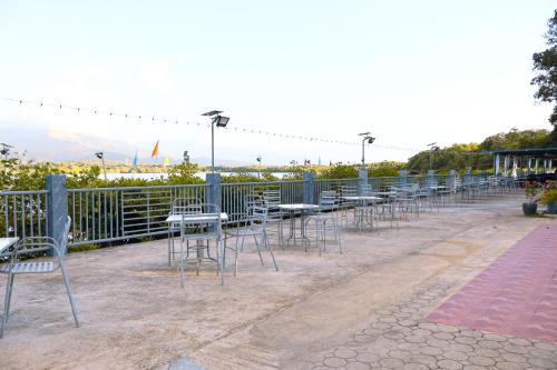 Dawal Lakeview Resort