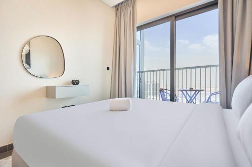 STAY BY LATINEM Luxury 1BR Holiday Home CB1508 Near Burj Khalifa, Dubaj (zdjęcie 10)