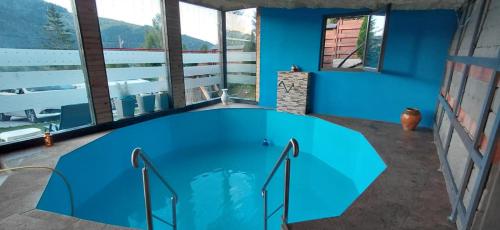 Bassein, Cabana BLU 15 in Ceahlau