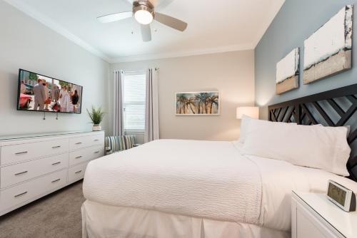 Exquisite Home with Theater & Themed Rooms near Disney - 7664F - image 12