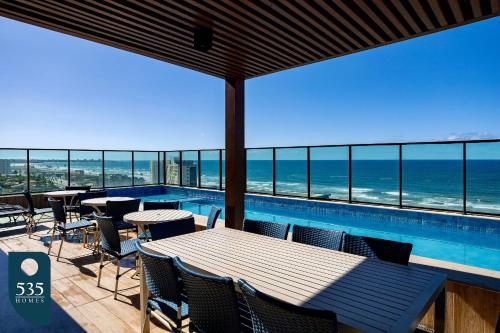 مسبح, Apartamento 2Quartos Vista Mar na Orla de Salvador in Itaigara