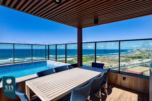 مسبح, Apartamento 2Quartos Vista Mar na Orla de Salvador in Itaigara