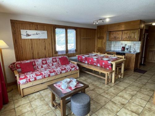 Appartement montagne à 50m des pistes- Les saisies - 6 personnes - ASAI206-007