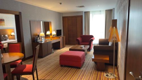 room detail thumbnail 1