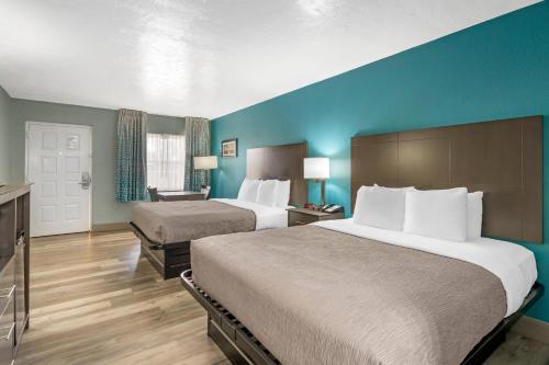 Quality Inn Bradenton North I-75 - image 6