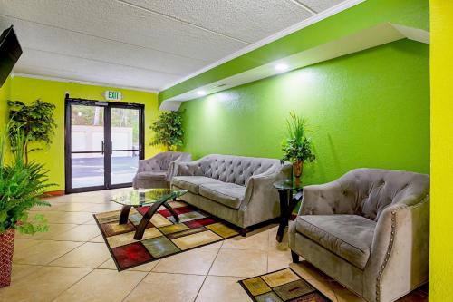 Quality Inn & Suites near Six Flags East in Atlanta, USA