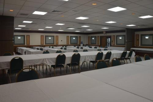 Quality Inn Perrysburg - image 12