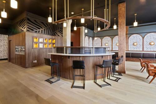 Roami at The Lola Near Bourbon St 3BR #36 near Blaine Kern's Mardi Gras World