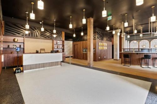 Roami at The Lola Near Bourbon St 3BR #36 near Blaine Kern's Mardi Gras World