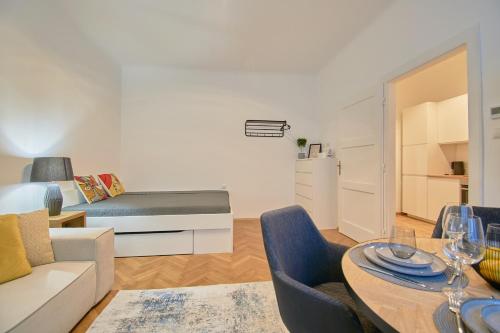 Stylish 2-Bedroom Apartment - AC in Master Bedroom - Self Check-in, Vienna (photo 10)