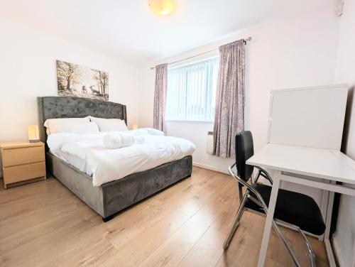 2 Bed - Sleeps 4 - Free Parking - 5 Min to Centre